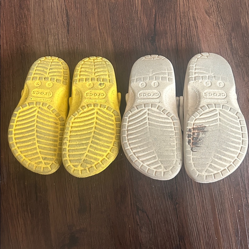 Crocs bundle white/yellow size 5 youth/ 7 women - Picture 4 of 12